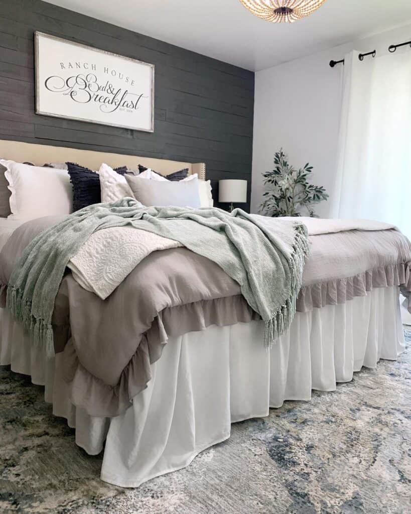 40 Farmhouse Accent Walls to Instantly Enhance Your Home