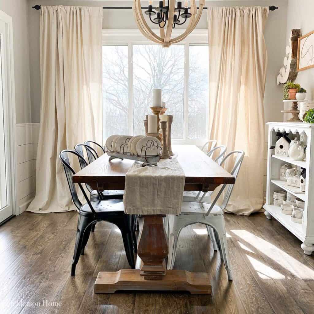 22 Farmhouse Dining Room Curtains To Entertain In Style