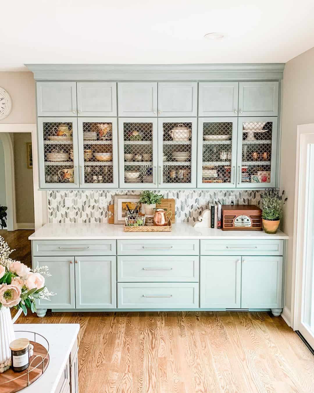 Designing a farmhouse kitchen: 13 ideas that are brimming with