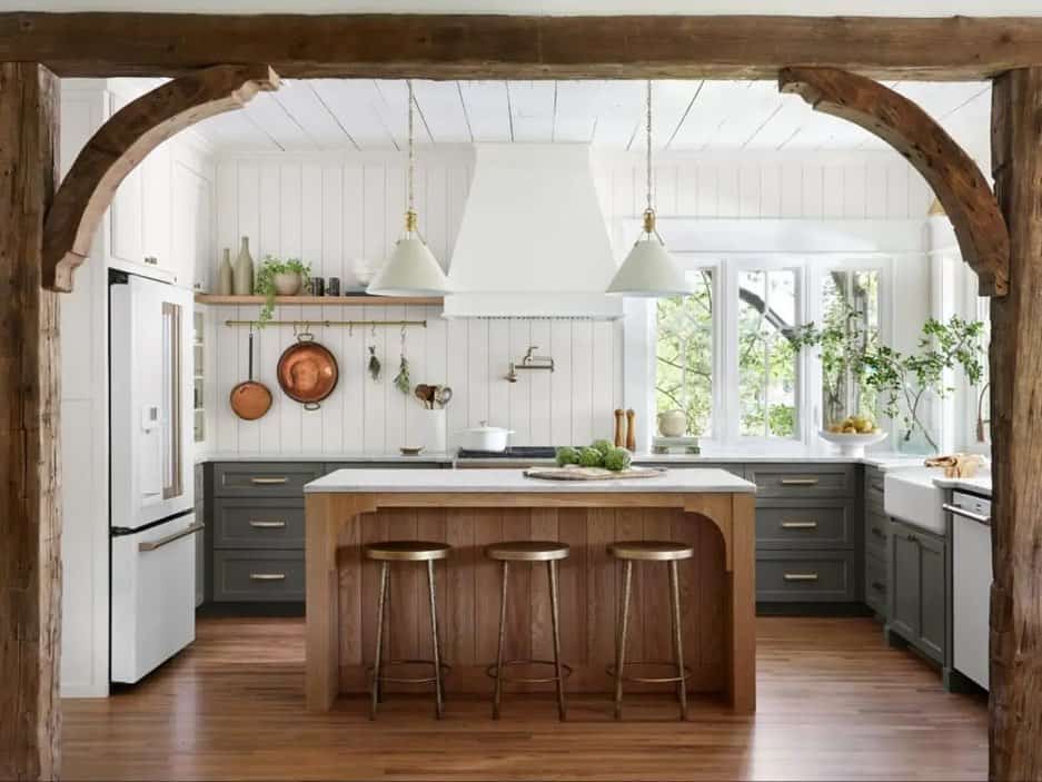 Two-Toned Kitchen Cabinet