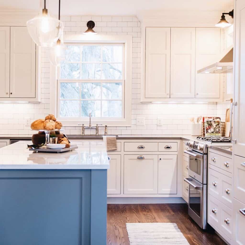 Two-Toned Kitchen Cabinet
