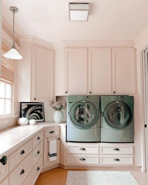 23 Laundry Room Upper to Organize Your Washing Area