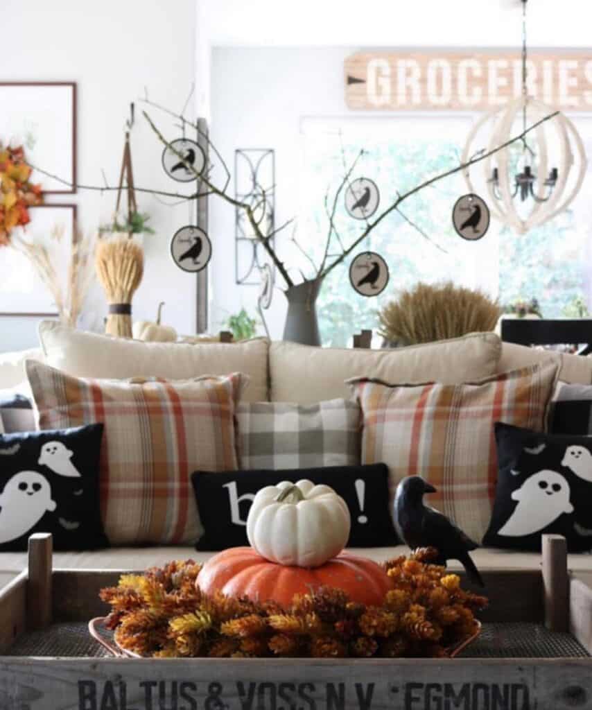 Halloween Coffee Table Décor Ideas