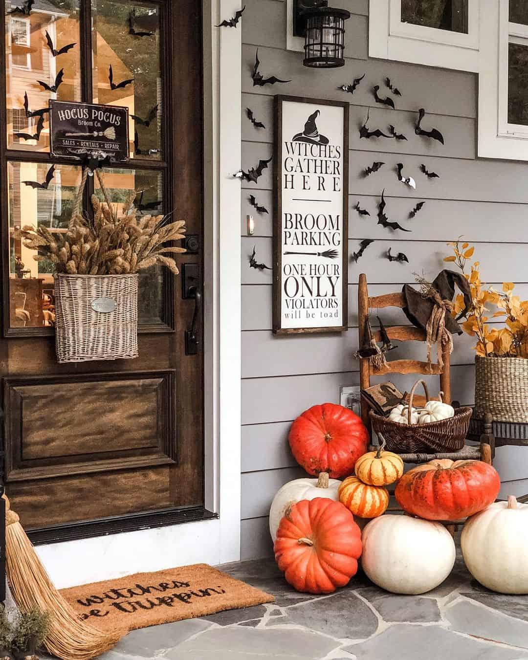 35 Small Porch Fall Decorating Ideas to Usher in the Season