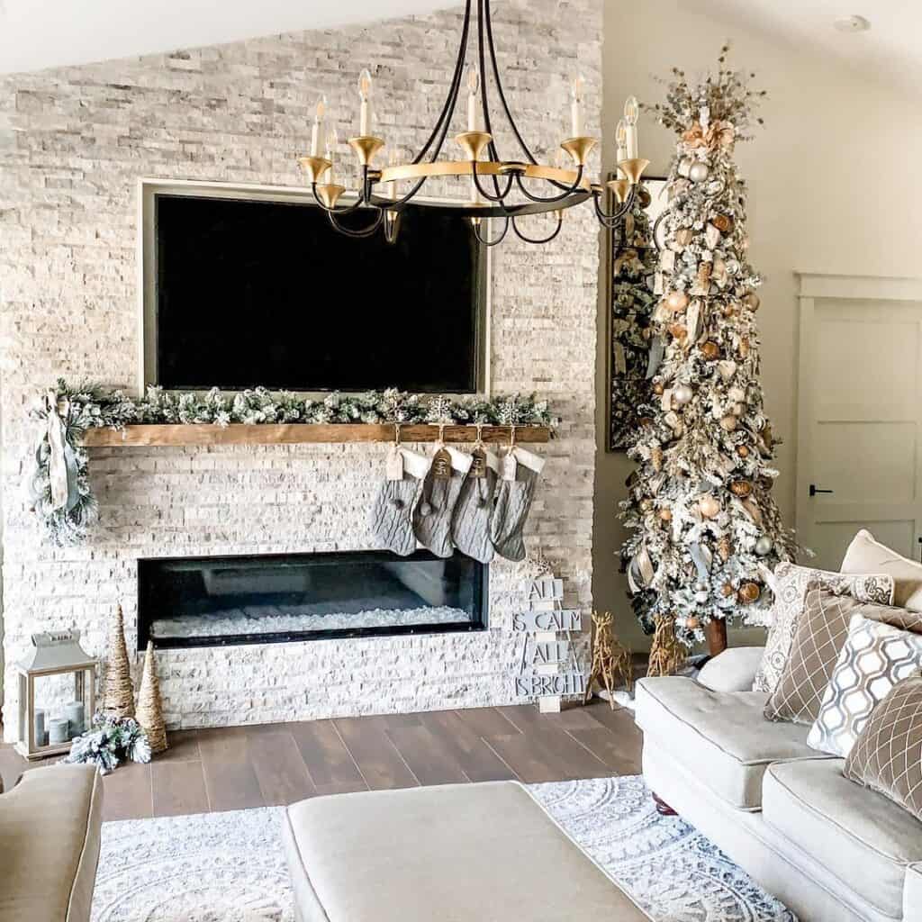 Fireplace Christmas Décor Ideas