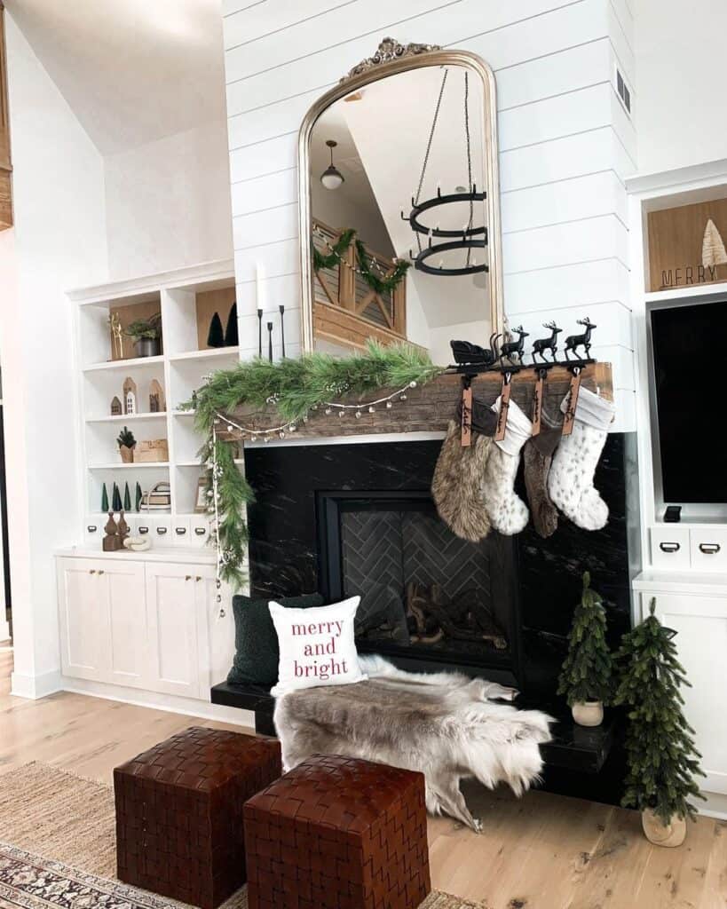 Fireplace Christmas Décor Ideas