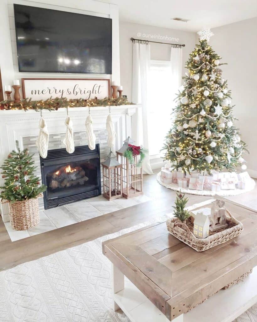 Fireplace Christmas Décor Ideas