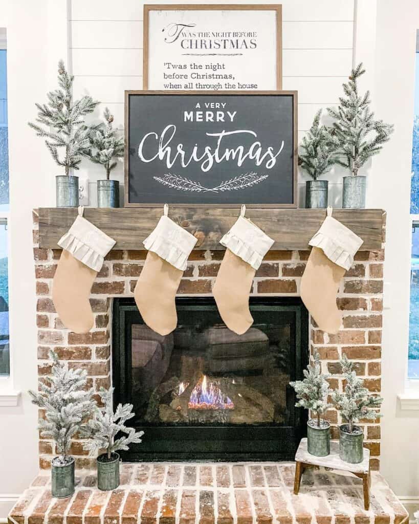 Fireplace Christmas Décor Ideas