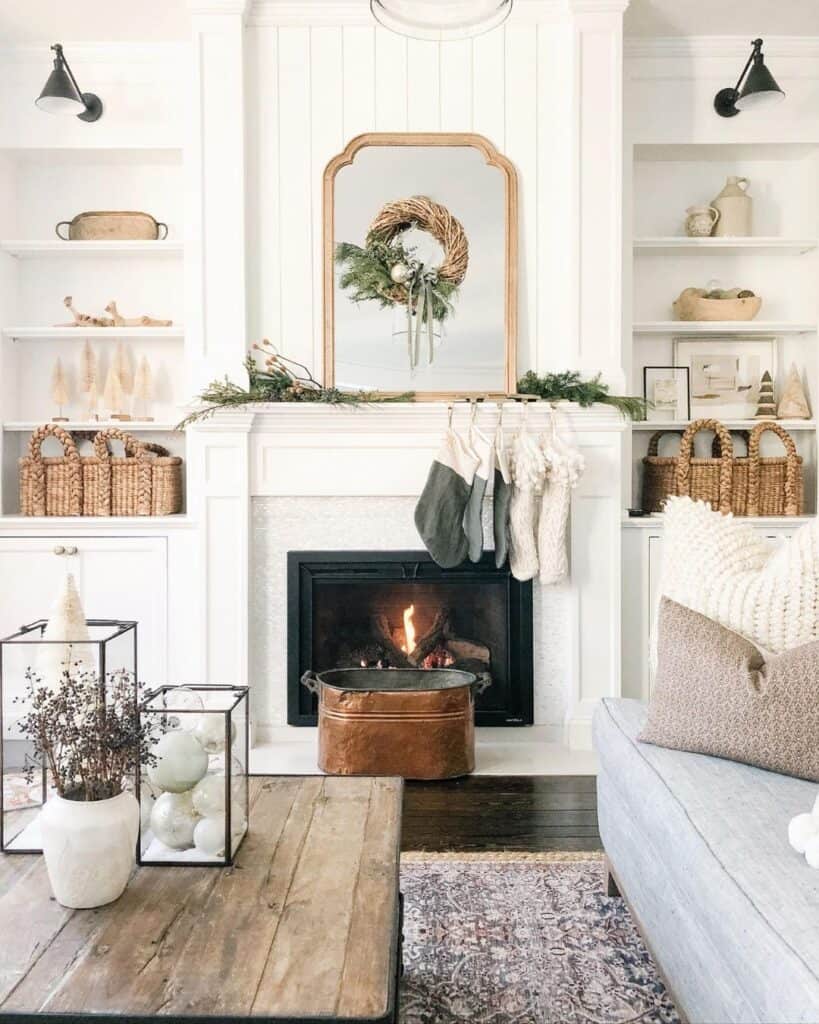 Fireplace Christmas Décor Ideas