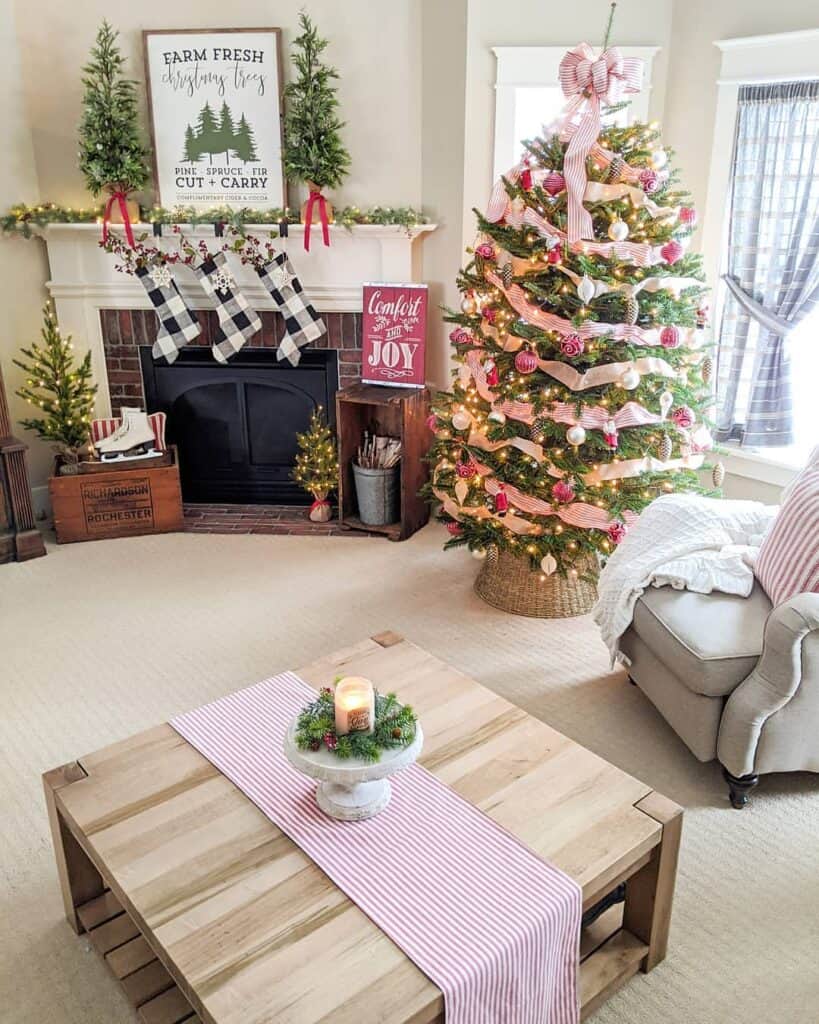 Fireplace Christmas Décor Ideas