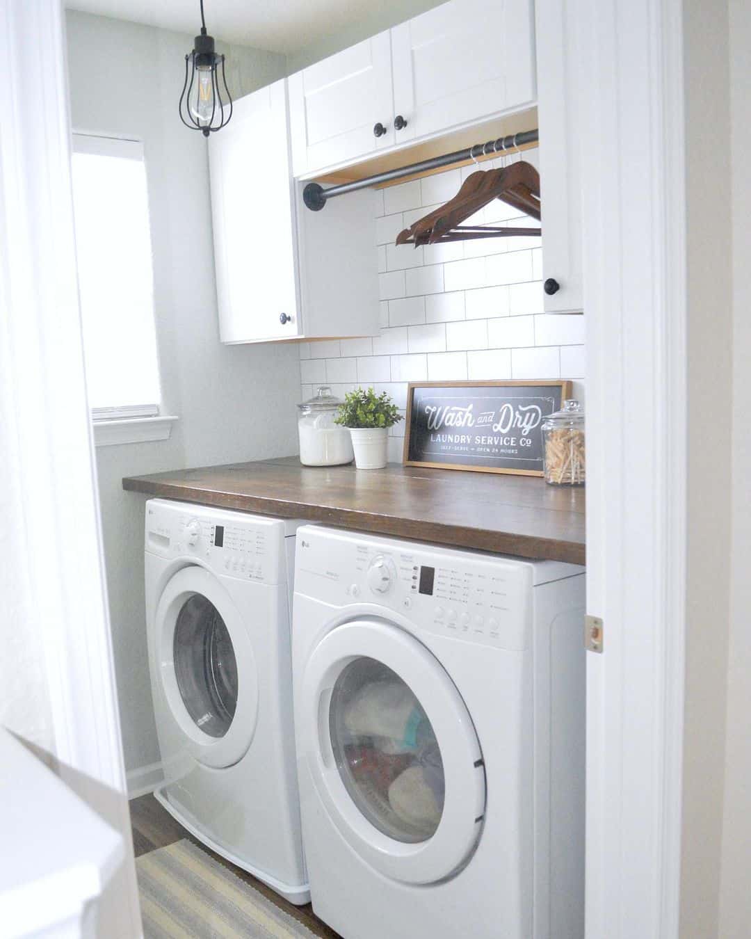 23 Laundry Room Upper Cabinets to Organize Your Washing Area