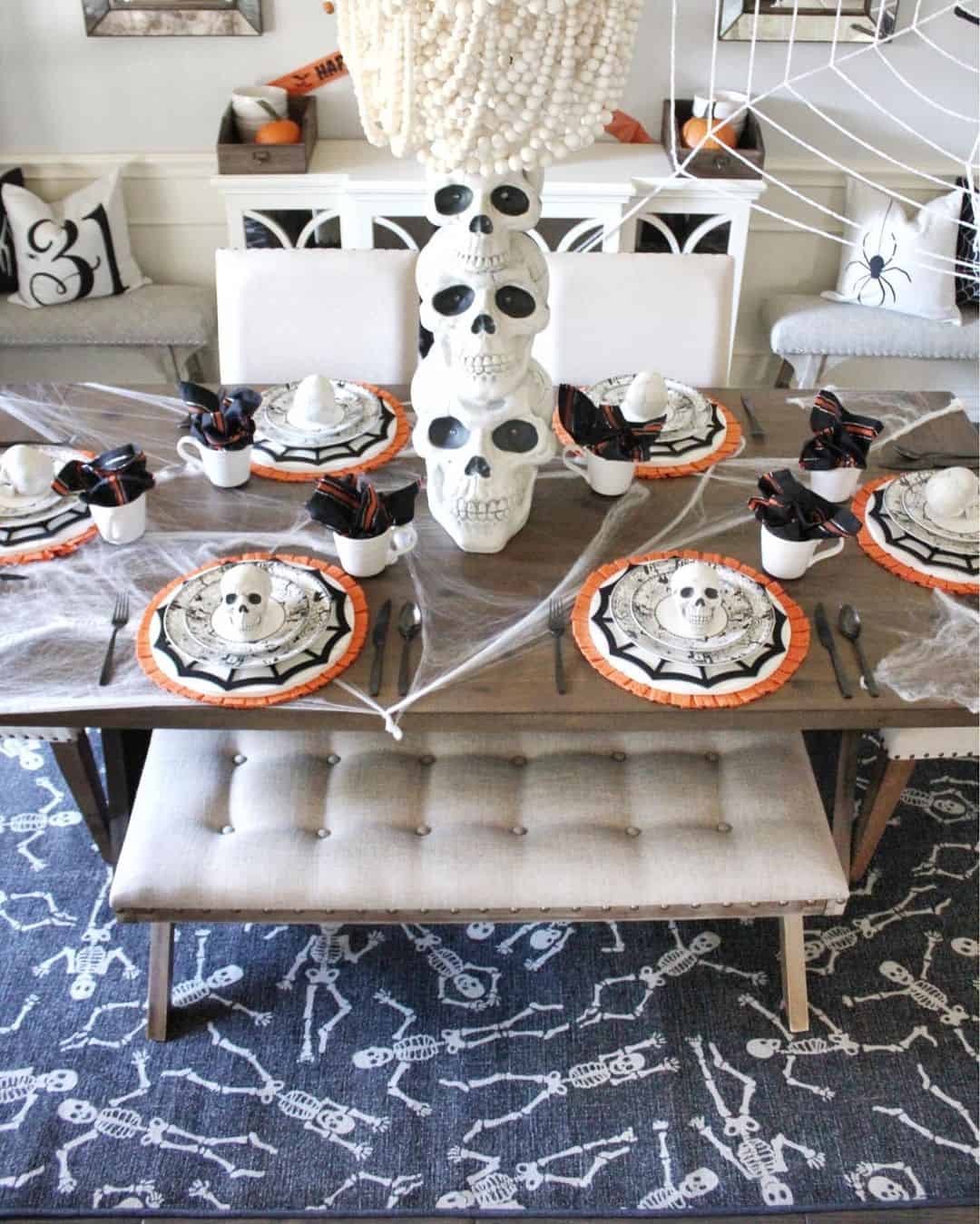 28 Halloween Dining Table Décor Ideas for A Spooktacular Feast
