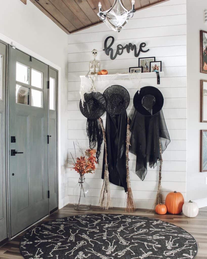 Halloween Entryway Décor Ideas