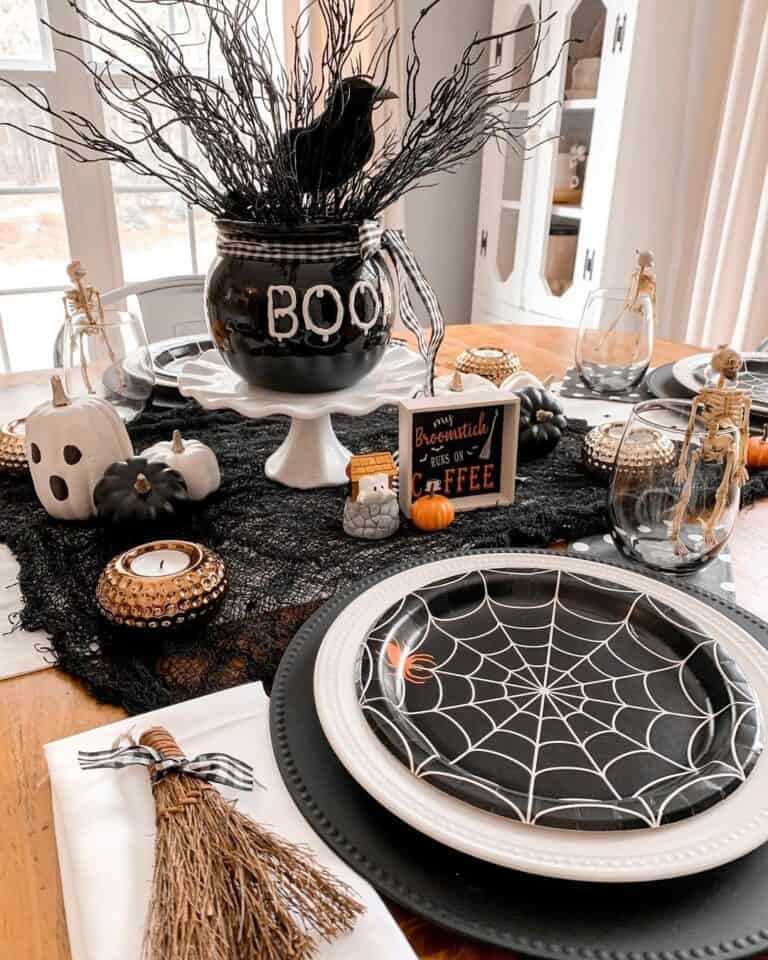 28 Halloween Dining Table Décor Ideas for A Spooktacular Feast