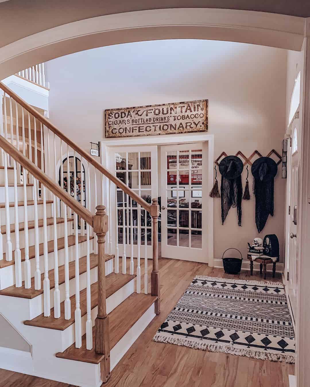 32 Halloween Entryway Décor Ideas to Bootify Your Entrance