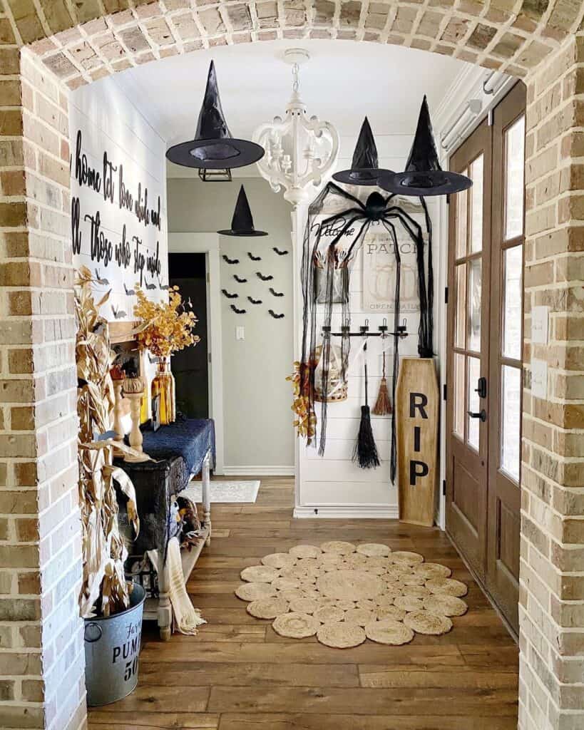 Halloween Entryway Décor Ideas