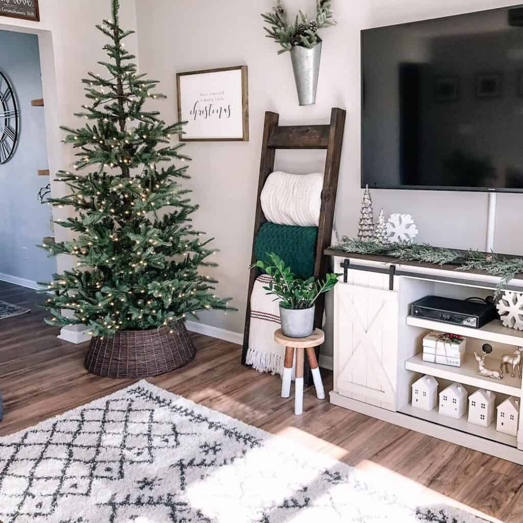 Farmhouse Ladders for Christmas
