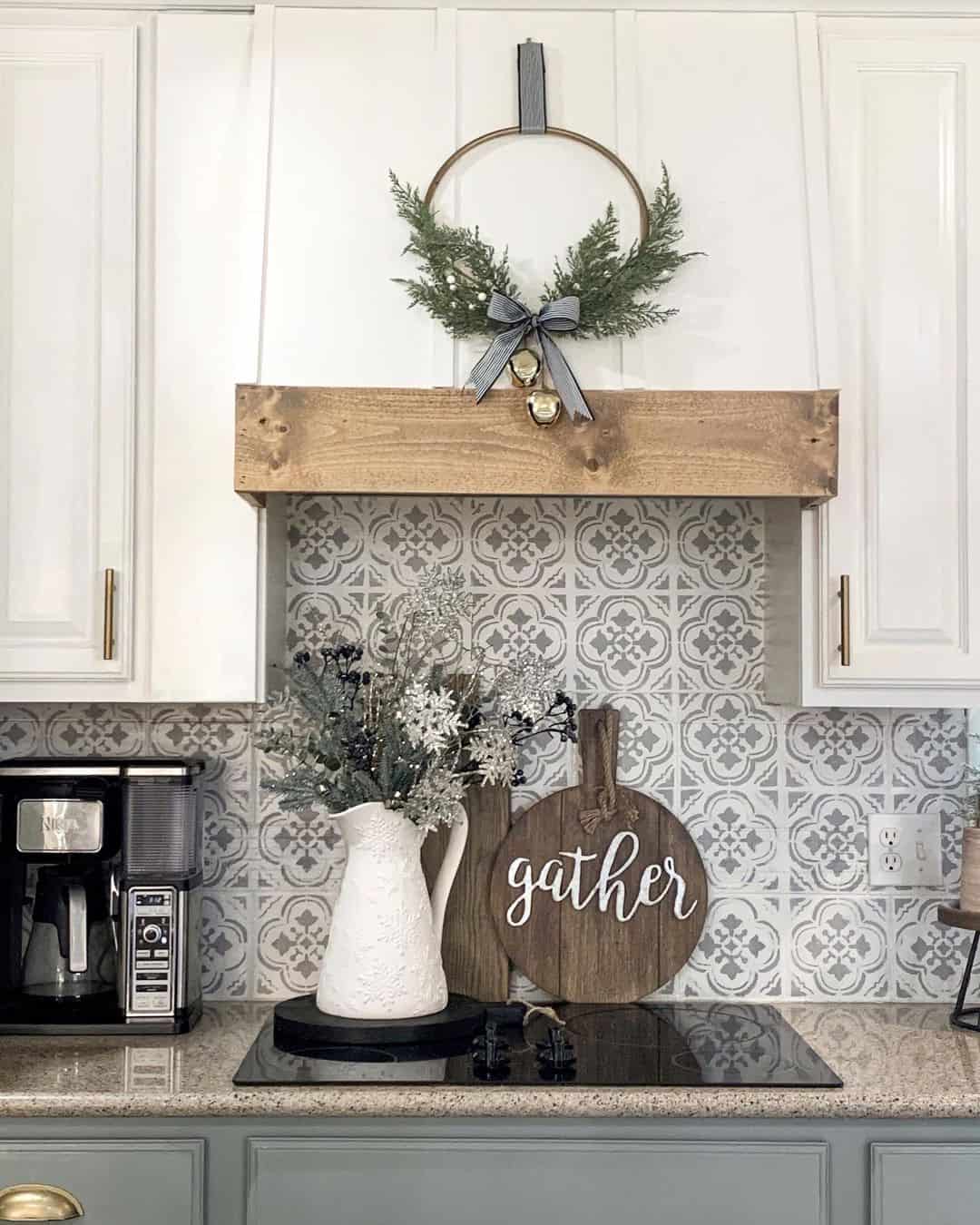 32 White Kitchens with Wood Accents for a Dreamy Kitchen