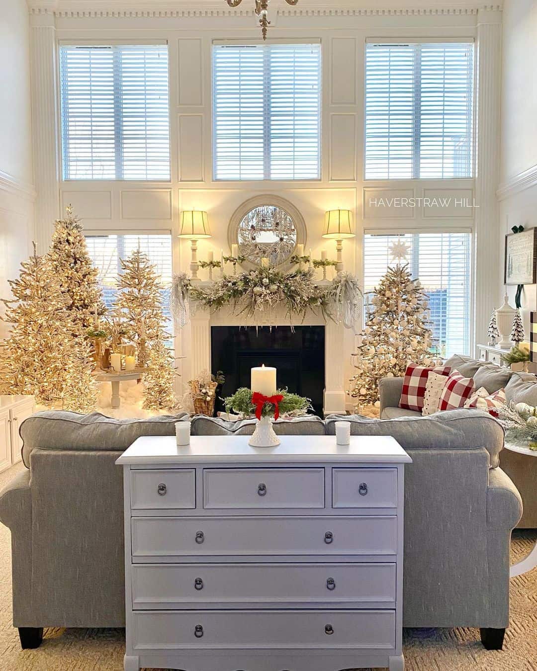18 Decorating Ideas for Two Christmas Trees in Living Room Bursting