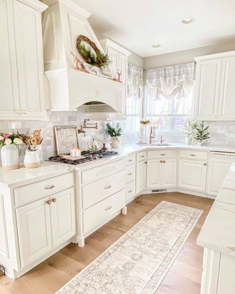 Farmhouse Christmas Kitchen Décor Ideas