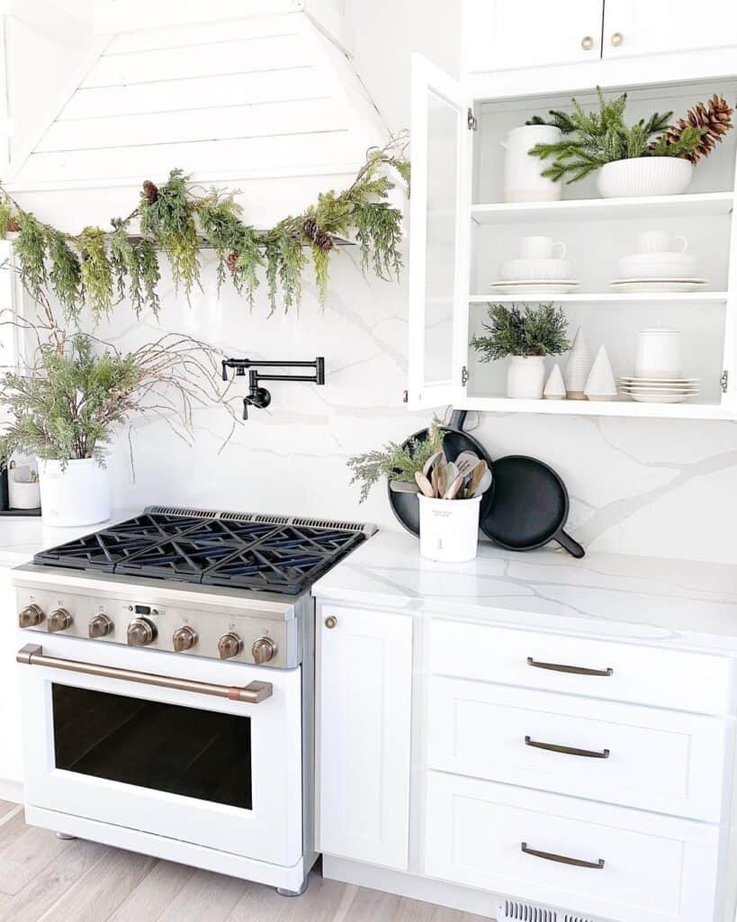 Farmhouse Christmas Kitchen Décor Ideas
