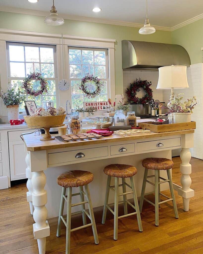Farmhouse Christmas Kitchen Décor Ideas