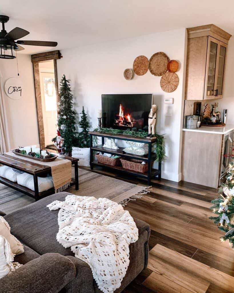 Christmas Décor Ideas for TV Stands