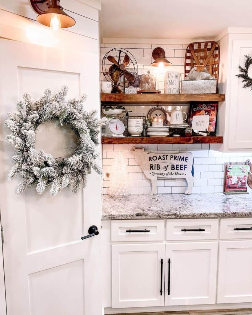 Farmhouse Christmas Kitchen Décor Ideas