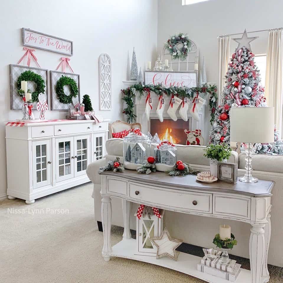 25+ Red and White Christmas Decoration Ideas - The Crafting Nook