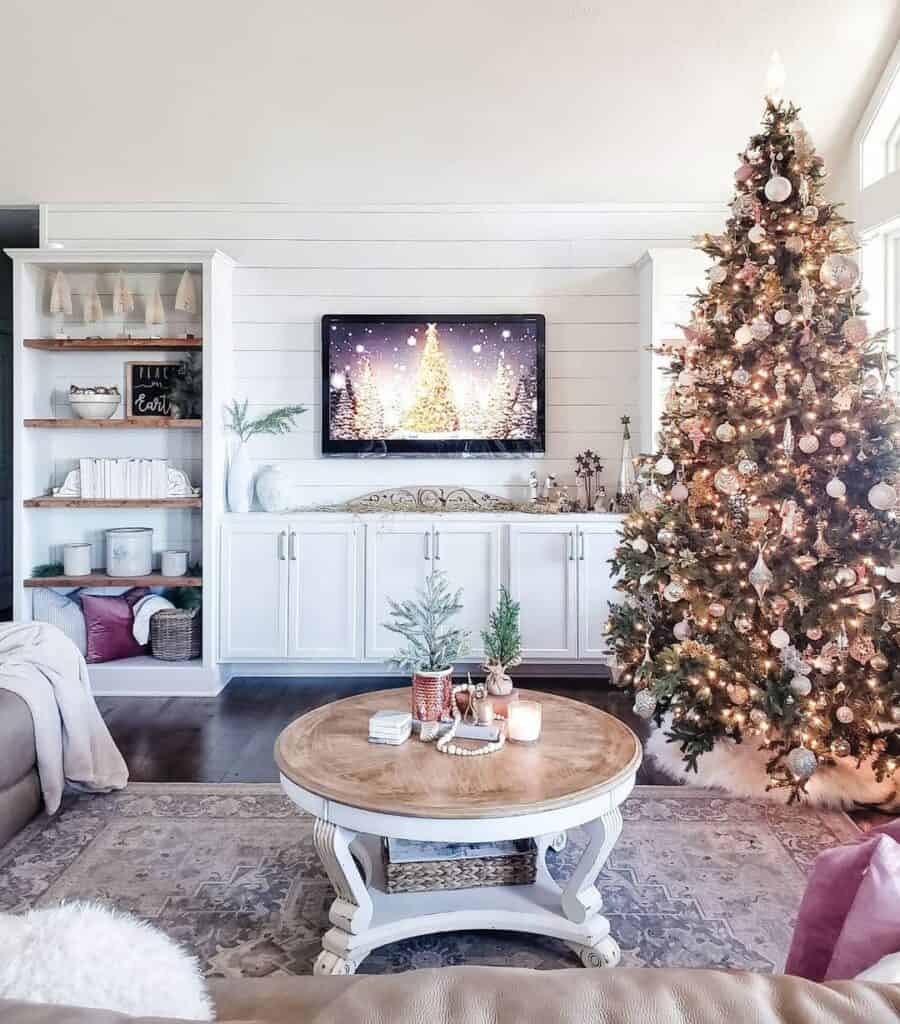 Christmas Décor Ideas for TV Stands