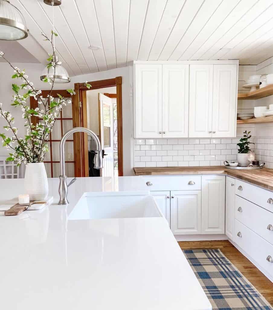 Kitchen Islands with Unbelievably Stunning Sinks