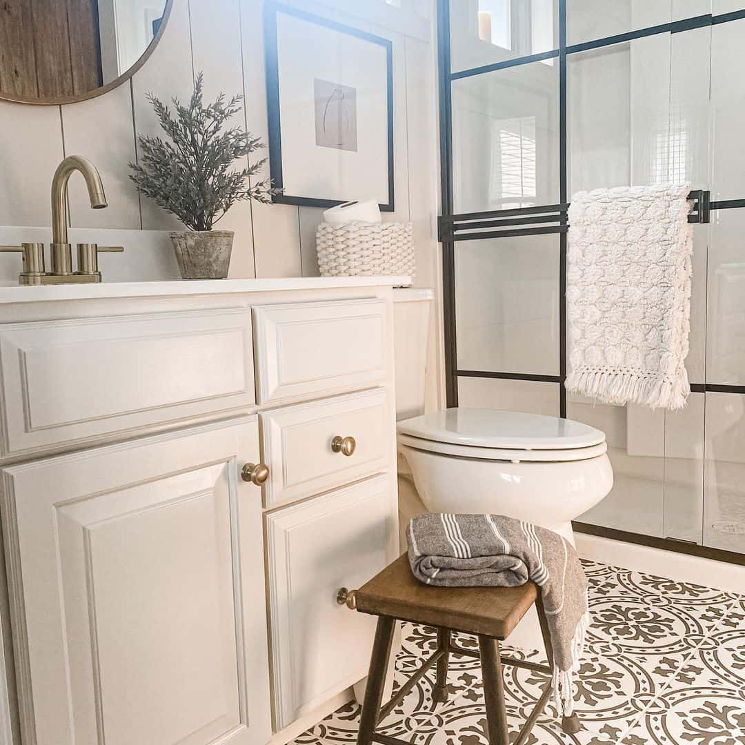 26 White Bathroom Vanity Ideas for a Stylish yet Serene Experience