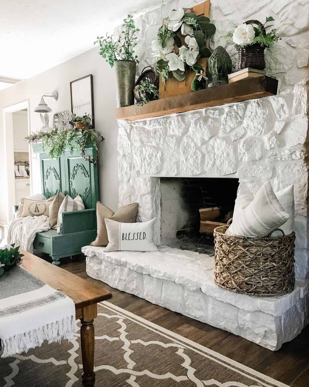 28 Stunning Fireplace Hearth Décor Ideas for a Hearty Living Room