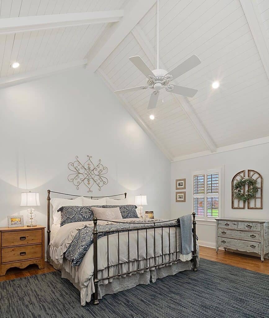 Should I Put a Ceiling Fan in the Bedroom?