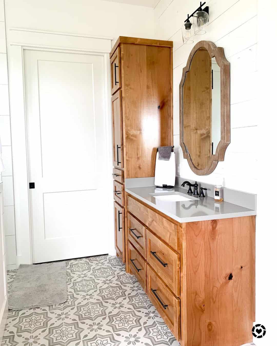 25 Black Bathroom Hardware Ideas to Make Your Restroom Pop