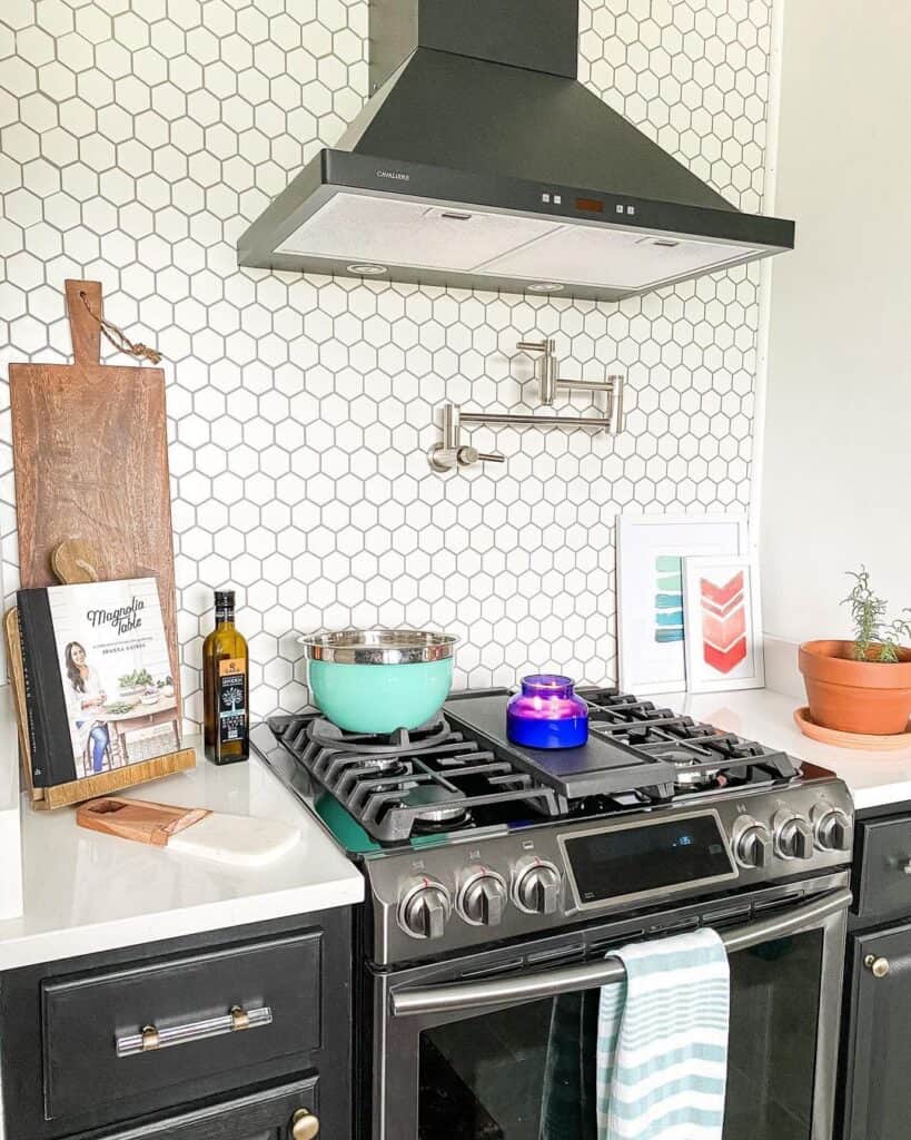 Should Your Range Hood Match Your Appliances?