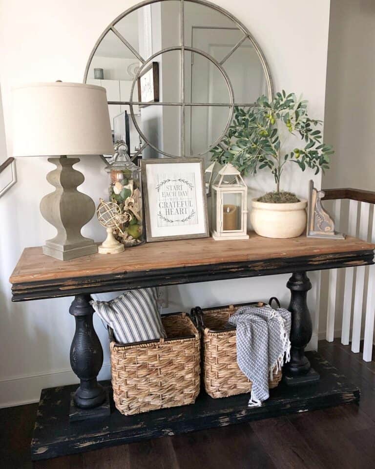 36 Mirrors Above Console Tables With Inspiring Compositions