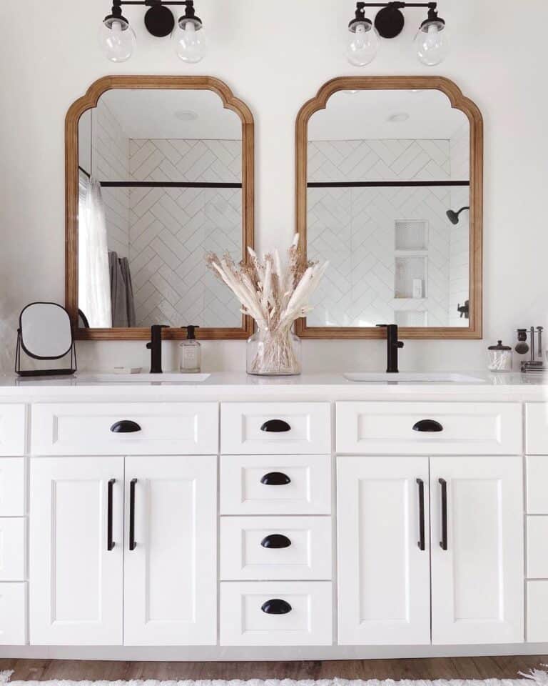 25 Black Bathroom Hardware Ideas to Make Your Restroom Pop