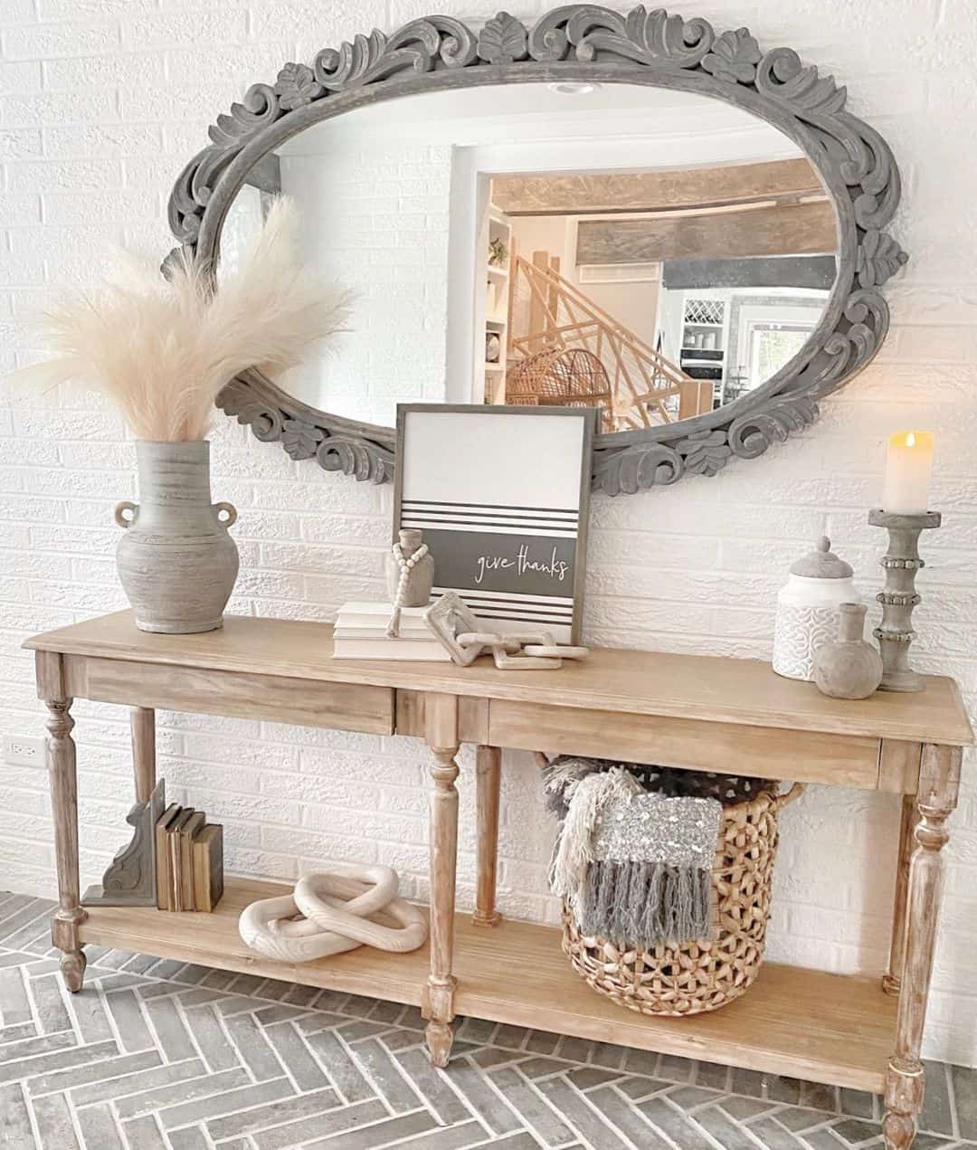 36 Mirrors Above Console Tables With Inspiring Compositions