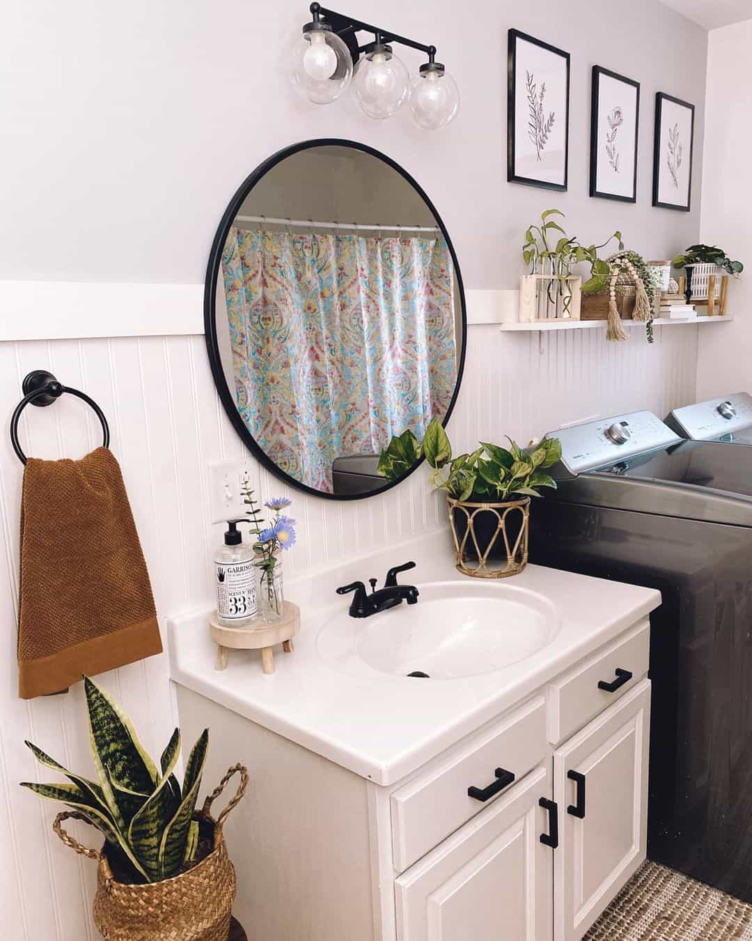 25 Black Bathroom Hardware Ideas to Make Your Restroom Pop