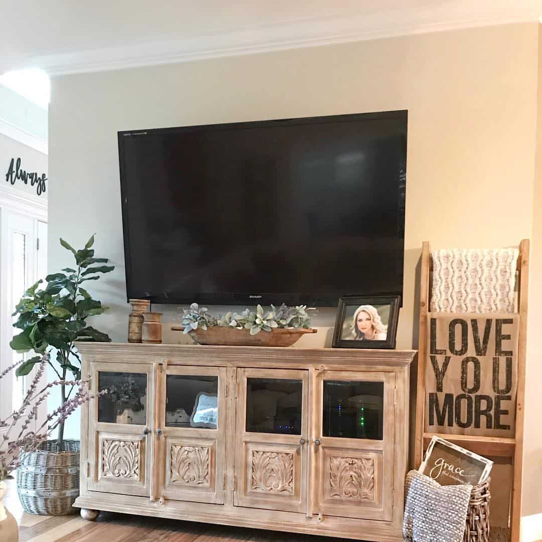 DIY Shelf Cabinet--{Easy Basic TV Stand Shelf Idea!}