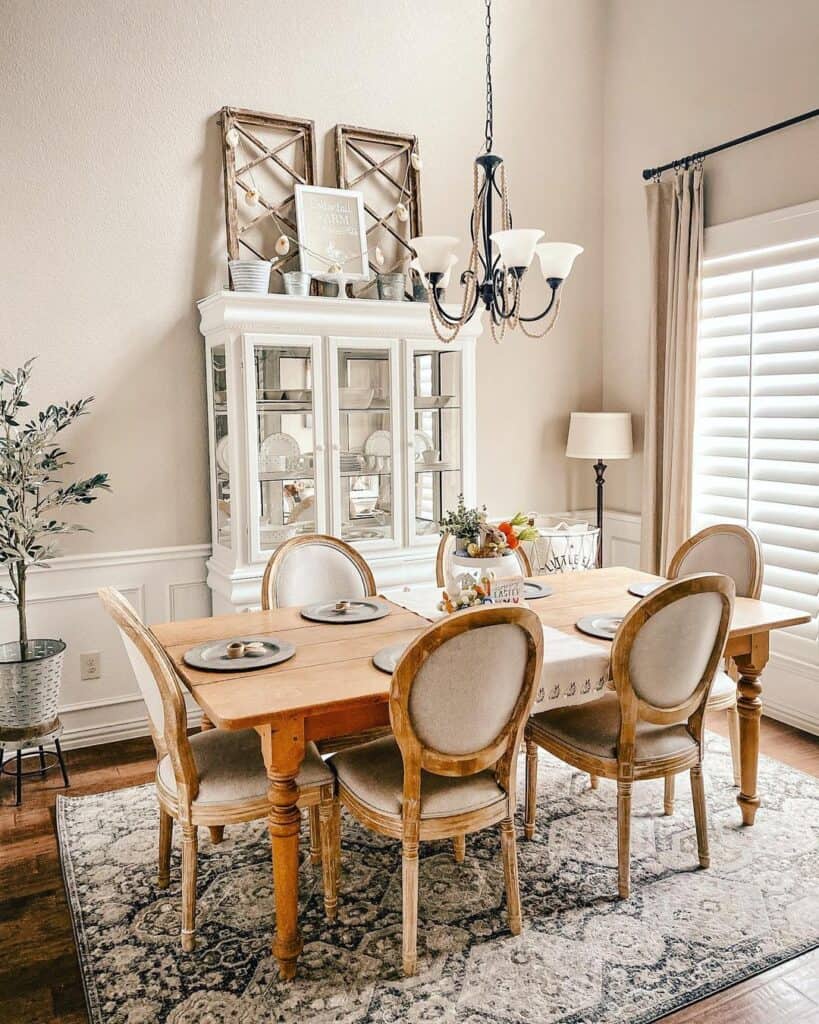 Farmhouse Dining Table and Chairs Ideas