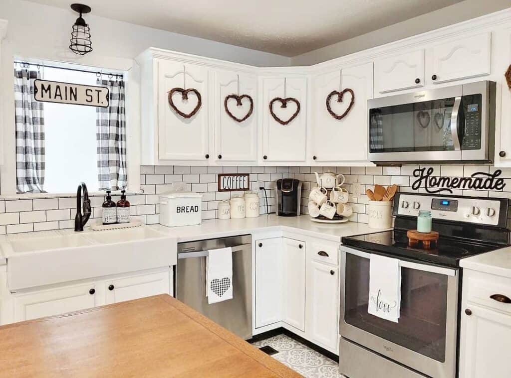 Valentine’s Day Kitchen Décor Ideas