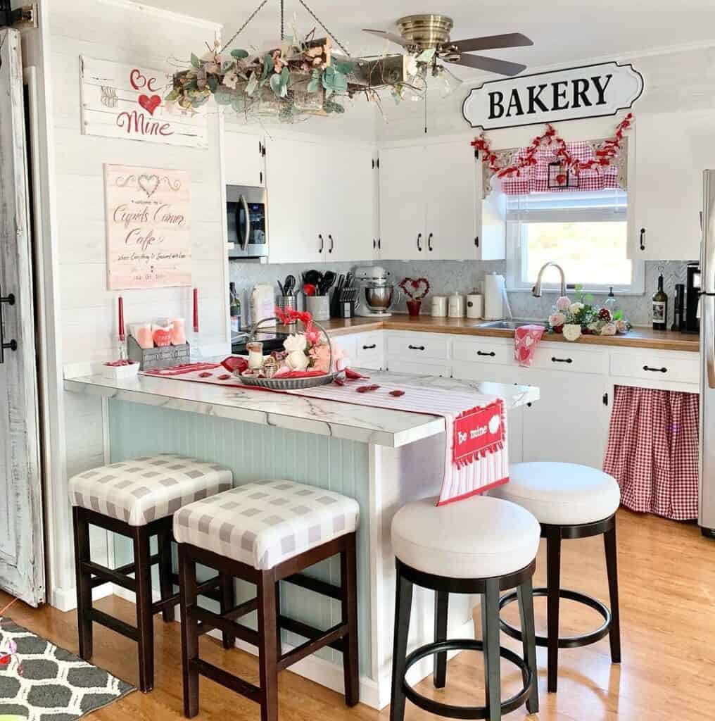 Valentine’s Day Kitchen Décor Ideas