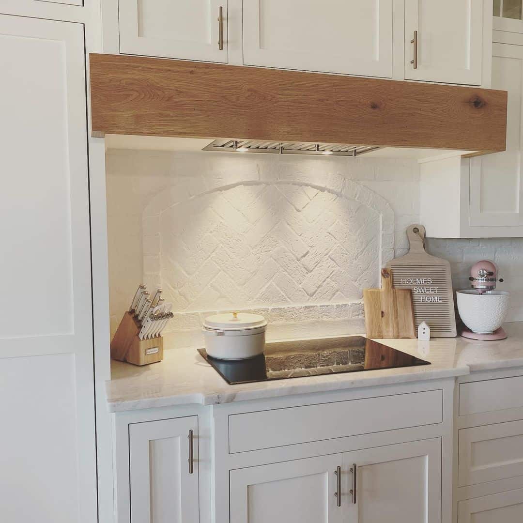 Should a Range Hood Be Wider Than a Cooktop?