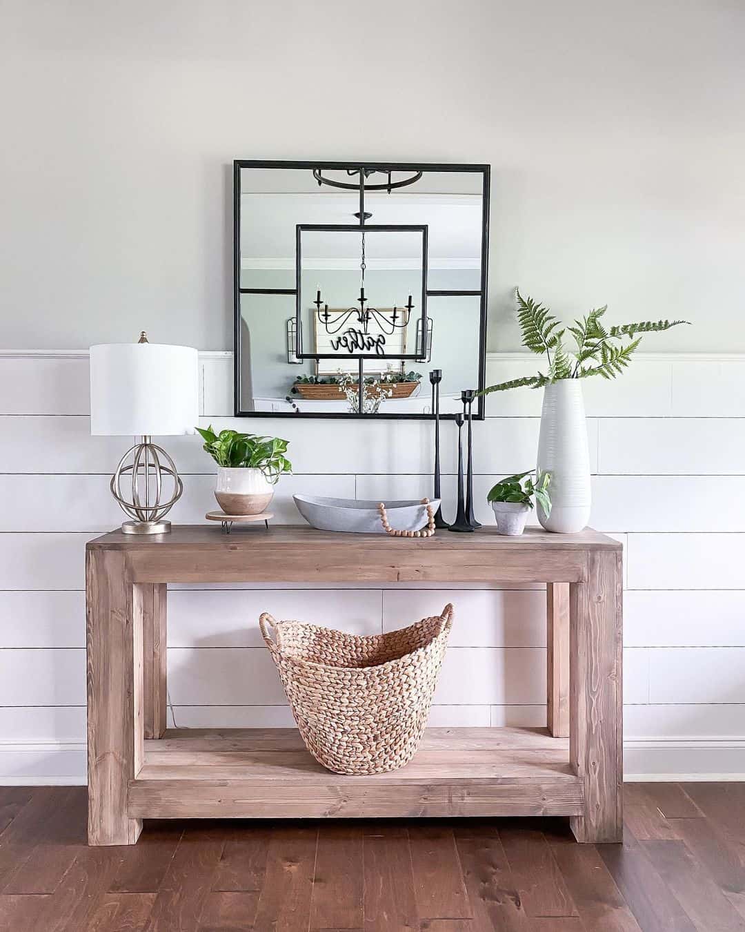 36 Mirrors Above Console Tables With Inspiring Compositions