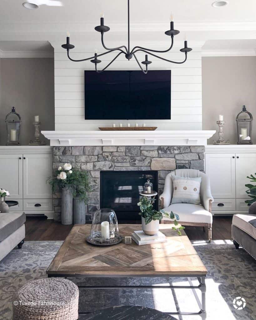 Should a Fireplace Mantel Be Wider Than the Fireplace?