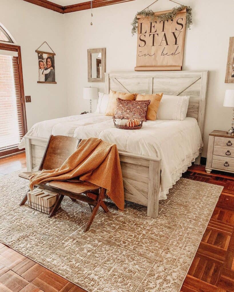 18 Farmhouse Bedroom Benches that are Sensationally Chic