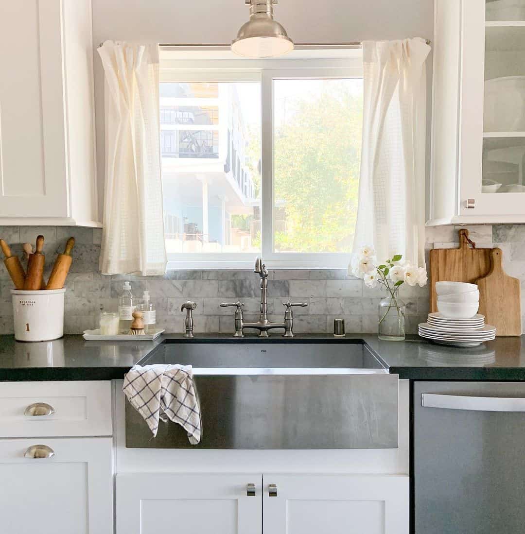 Kitchen Curtain Ideas Above Sink to Dress Up Your Kitchen