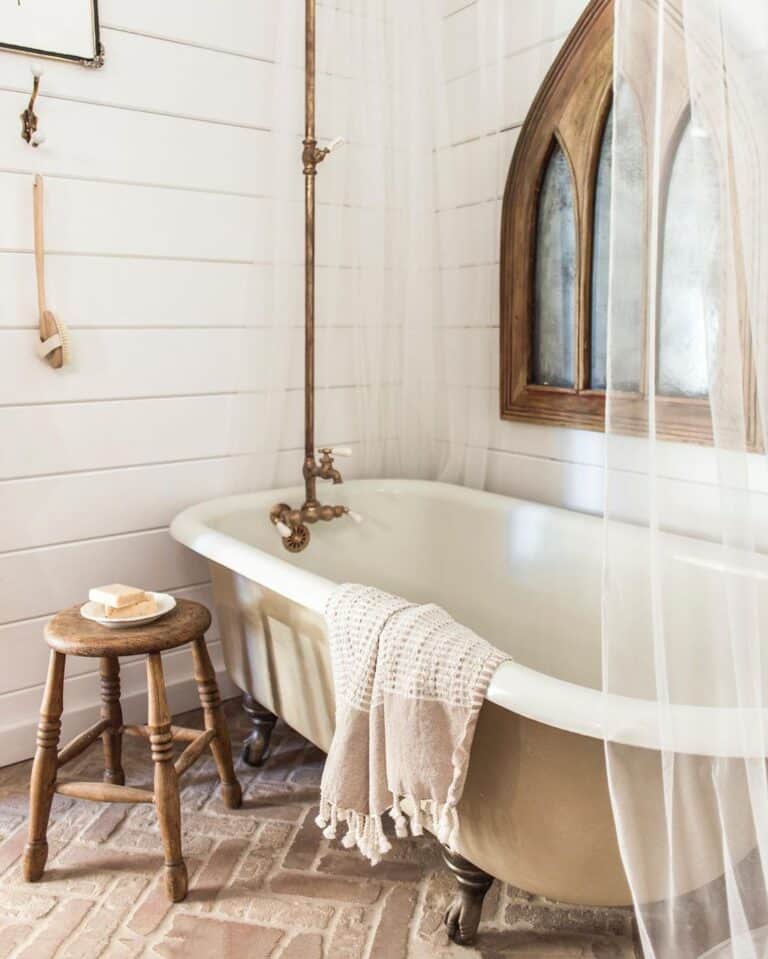 Farmhouse Roll Top Tub Shower Combo